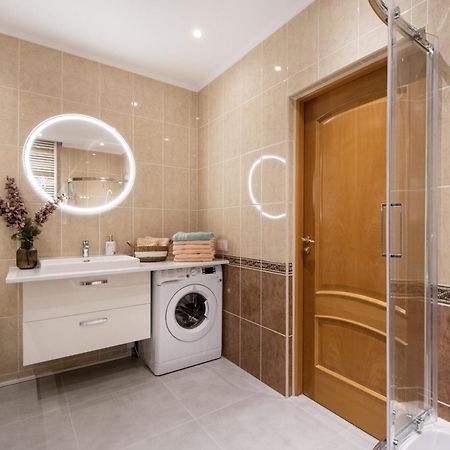 Gama Great Location & Famili Apartment 120M 2-12 People Варшава Экстерьер фото